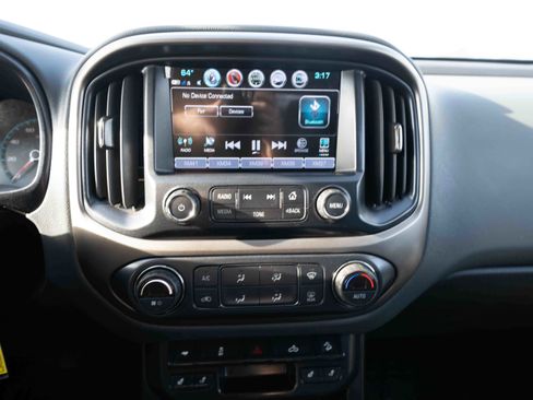 Used 2018 Chevrolet Colorado Z71 image 17