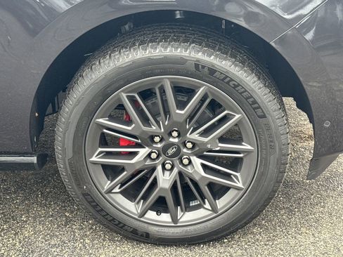 New 2025 Ford Expedition Max Platinum w/ Stealth Performance Package image 12