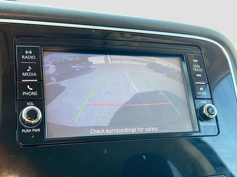 Used 2020 Mitsubishi Outlander ES FWD image 13