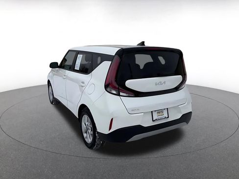 Used 2025 Hyundai Kona SEL image 11