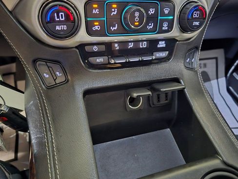 Used 2020 GMC Yukon XL SLT RWD image 27
