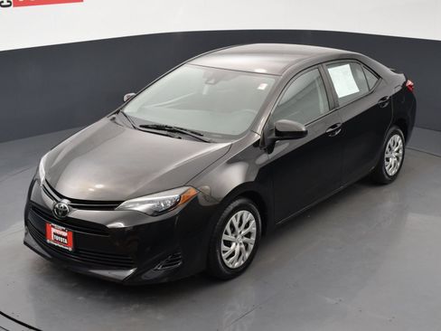 Used 2018 Toyota Corolla LE FWD image 23
