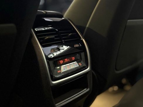 Used 2020 BMW X5 M50i w/ Premium Package image 32