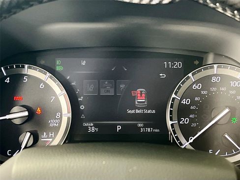 Used 2021 Toyota Highlander XLE image 12