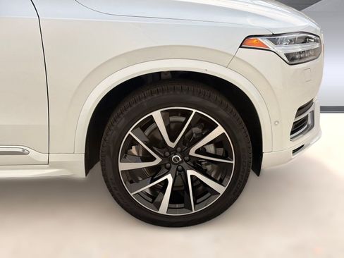 Certified 2024 Volvo XC90 B5 Plus w/ Protection Package Premier image 11