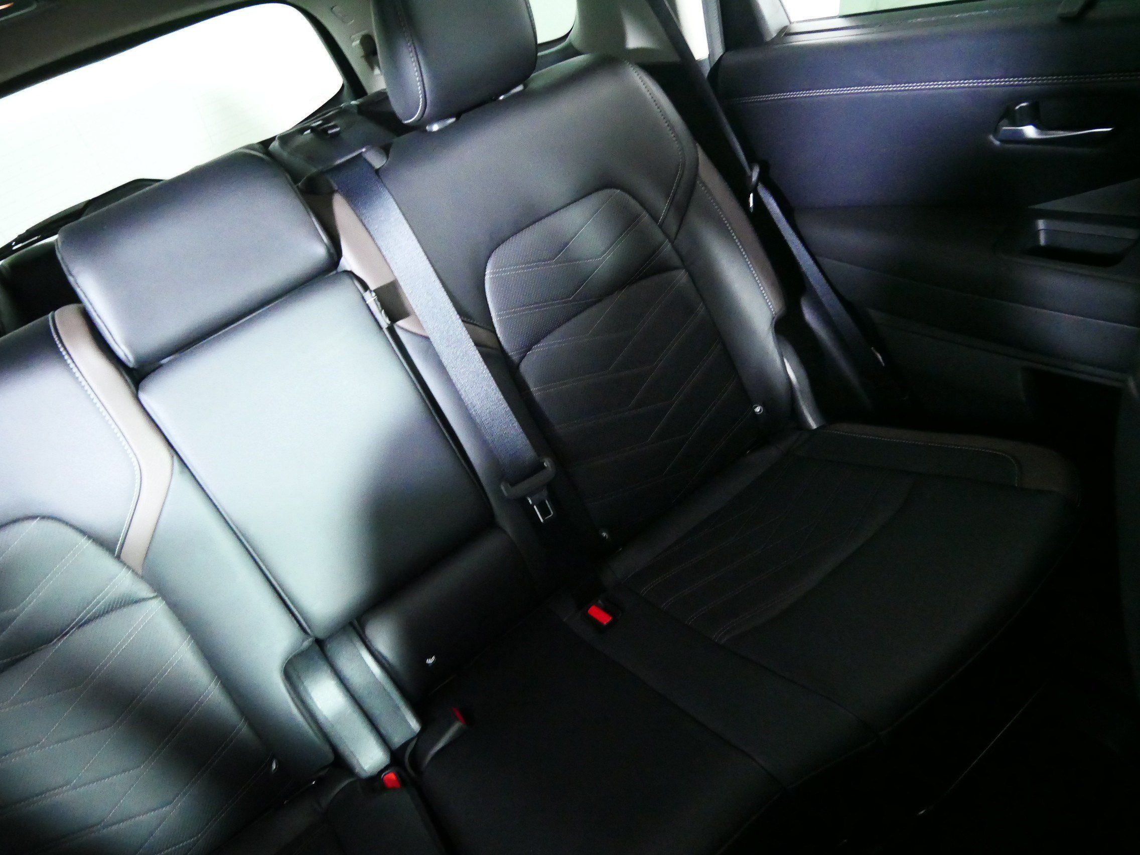Used 2022 Nissan Pathfinder Platinum w/ Cargo Package AWD/4WD image 14