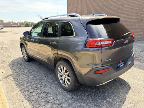 Used 2018 Jeep Cherokee Limited AWD/4WD image 3