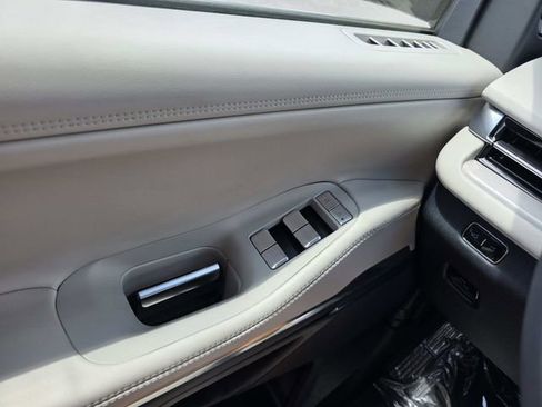 New 2026 Lincoln Navigator L Premier image 12