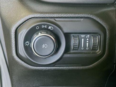 Used 2021 Jeep Wrangler Sport AWD/4WD image 16