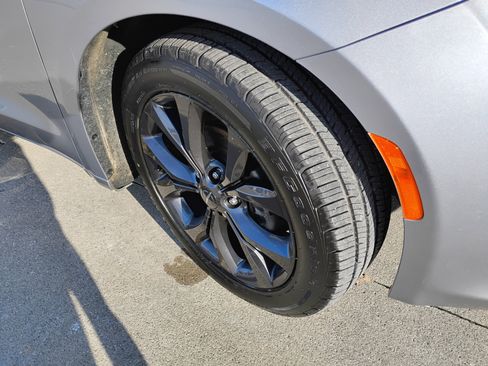 Used 2020 Chrysler Pacifica Touring-L w/ S Appearance Package image 26