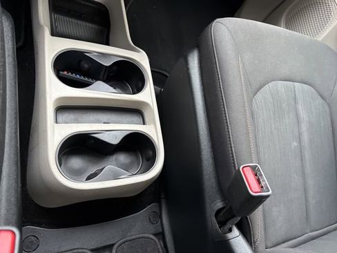 Used 2018 Chrysler Pacifica LX image 20