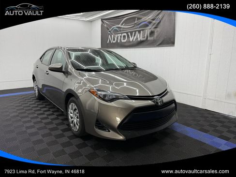 Used 2018 Toyota Corolla LE FWD image 1