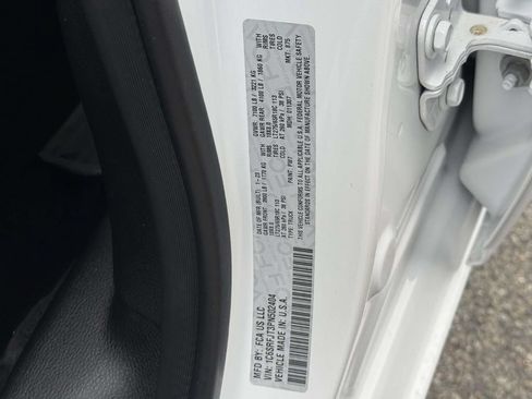 Used 2023 RAM 1500 Laramie AWD/4WD image 18