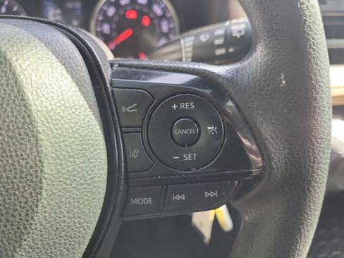 Certified 2022 Toyota RAV4 LE image 29