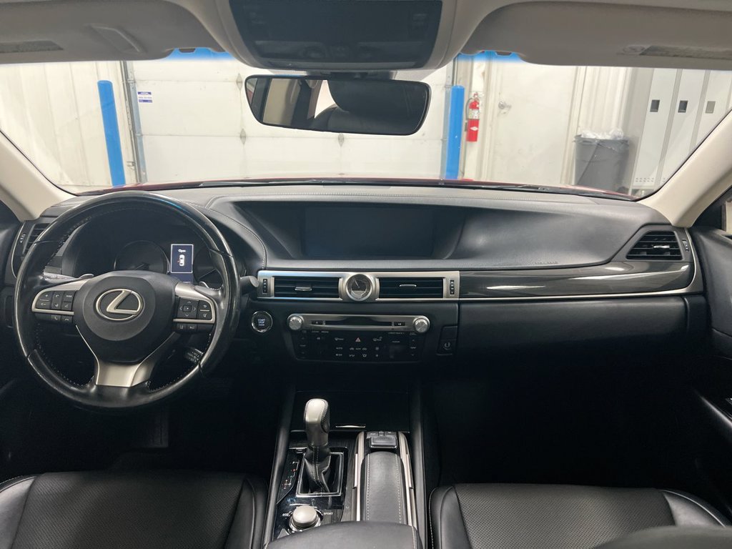 Used 2017 Lexus GS 200t w/ Preferred Accessory Package RWD image 10