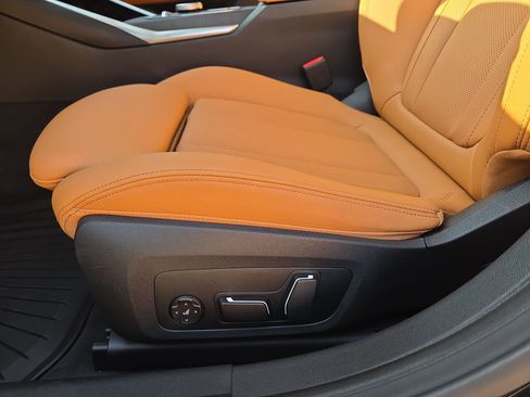 Used 2025 BMW i4 eDrive40 w/ Premium Package image 17