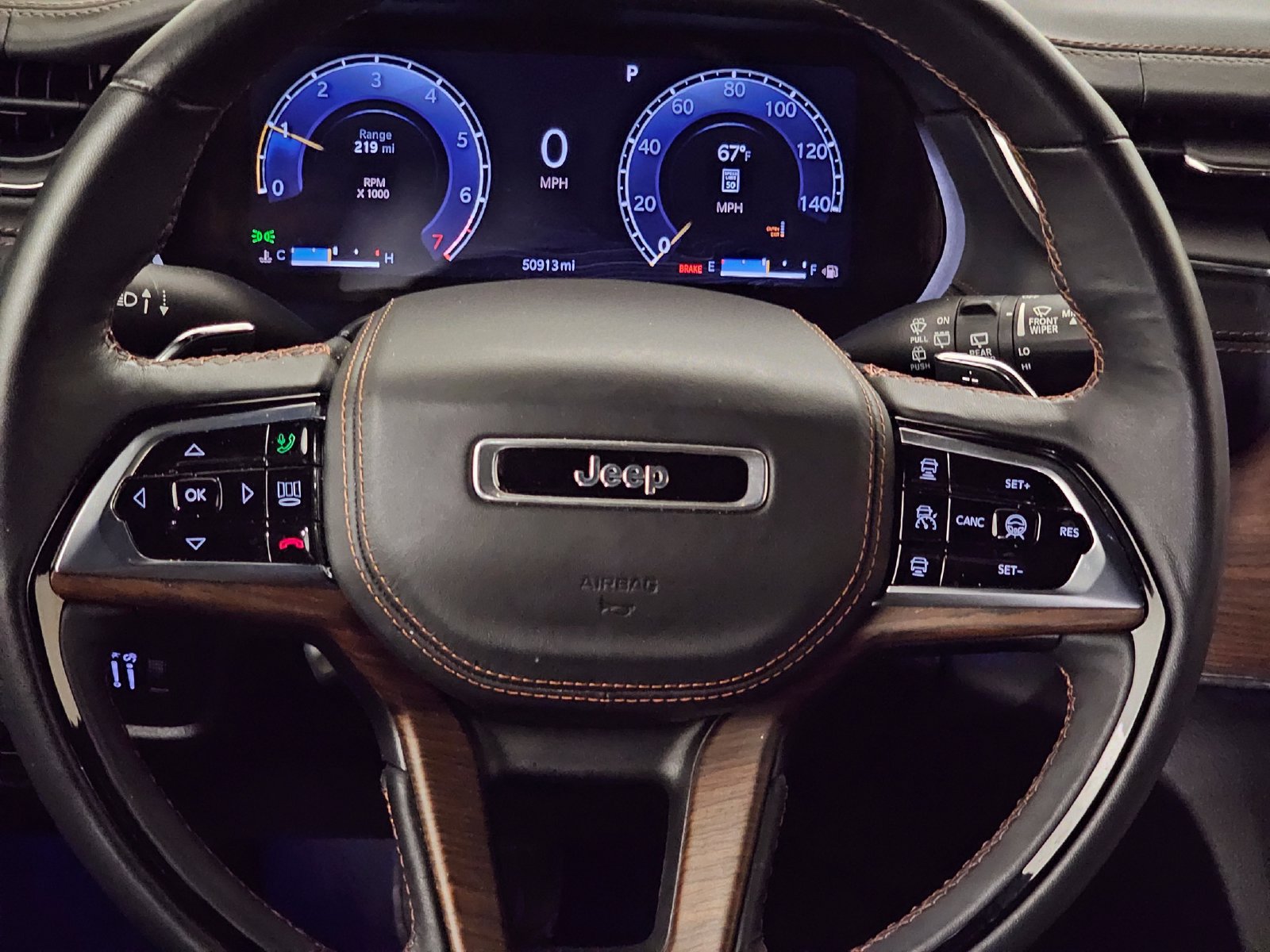 Used 2024 Jeep Grand Cherokee L Summit w/ High Altitude Package AWD/4WD image 12