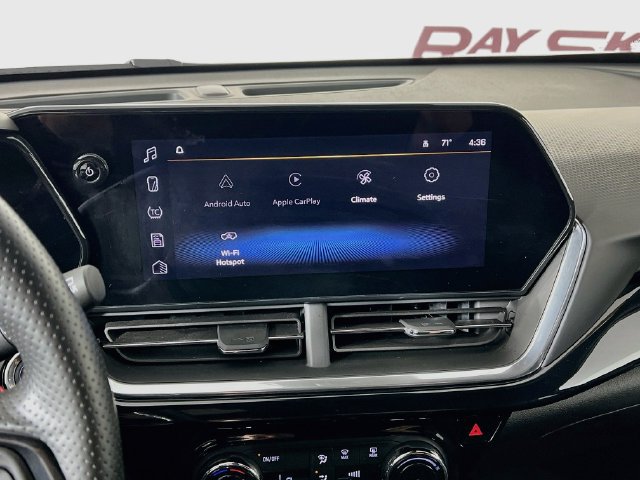 Used 2024 Chevrolet Trax RS w/ Driver Confidence Package FWD image 17