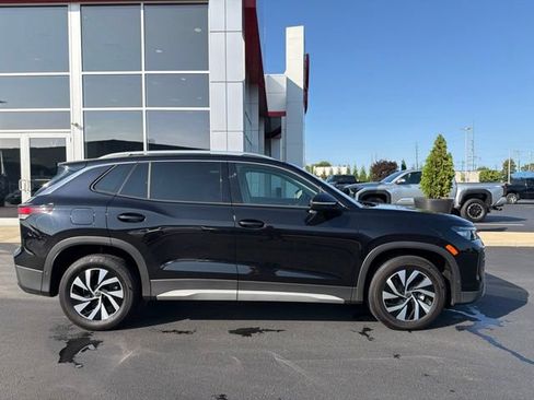 Used 2025 Volkswagen Tiguan S FWD image 8