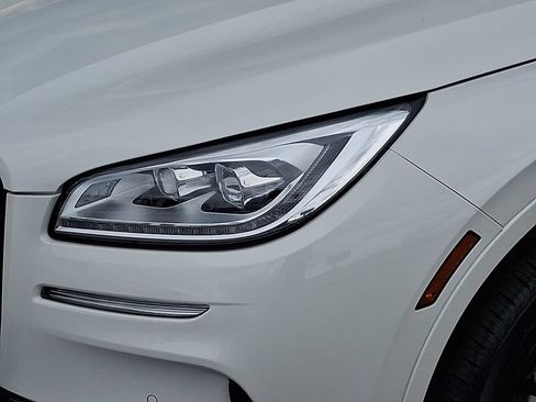 Certified 2025 Lincoln Corsair Reserve w/ Jet Appearance Package AWD/4WD image 9