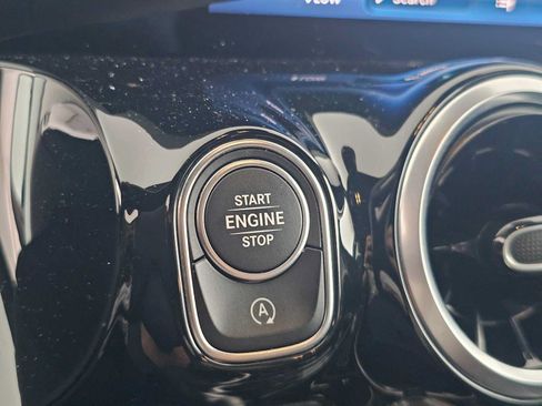 Certified 2025 Mercedes-Benz GLA 250 image 30
