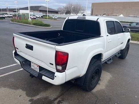 Used 2020 Toyota Tacoma SR image 6