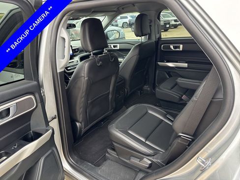 Used 2023 Ford Explorer XLT w/ Equipment Group 202A image 7