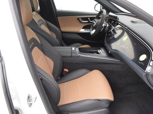 New 2026 Mercedes-Benz E 53 AMG e 4MATIC Sedan image 16