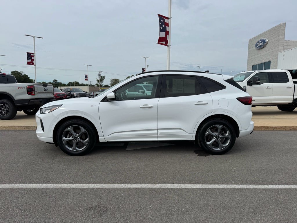 Used 2023 Ford Escape ST-Line Select w/ Class II Trailer Tow Package AWD/4WD image 5