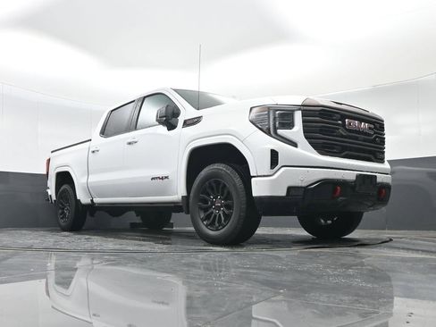 Used 2022 GMC Sierra 1500 AT4X image 32