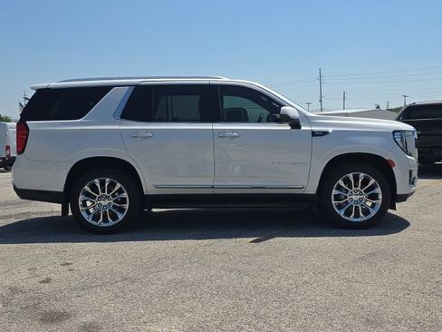 Used 2023 GMC Yukon SLT AWD/4WD image 6
