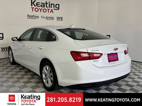 Used 2023 Chrysler Pacifica Limited image 7