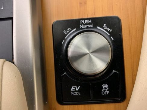 Used 2020 Lexus RX 450h AWD w/ Premium Package image 28