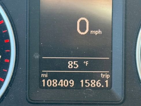 Used 2016 Volkswagen Tiguan S image 15