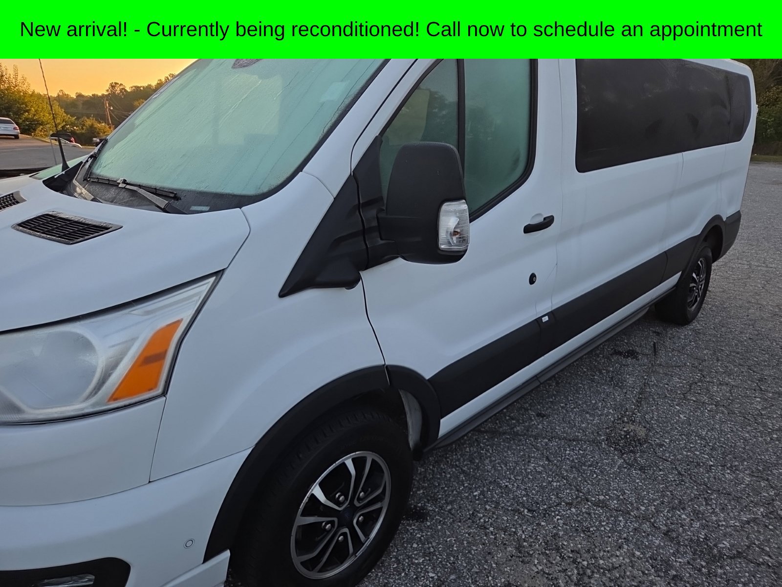 Used 2022 Ford Transit 350 XLT RWD image 3