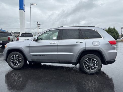 Used 2018 Jeep Grand Cherokee Limited AWD/4WD image 6