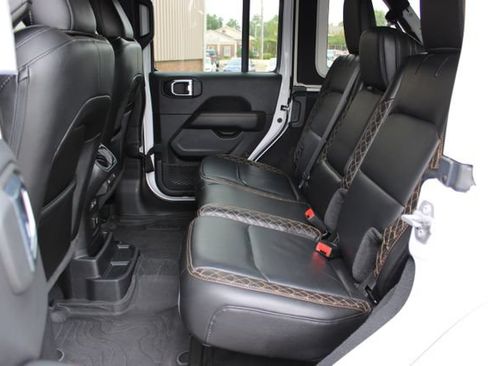 Used 2023 Jeep Wrangler Unlimited Sahara AWD/4WD image 44