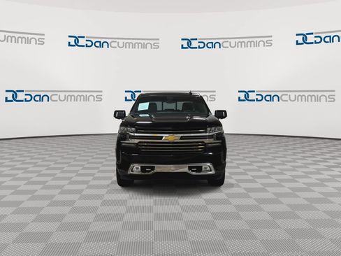 Used 2019 Chevrolet Silverado 1500 High Country w/ Technology Package AWD/4WD image 3