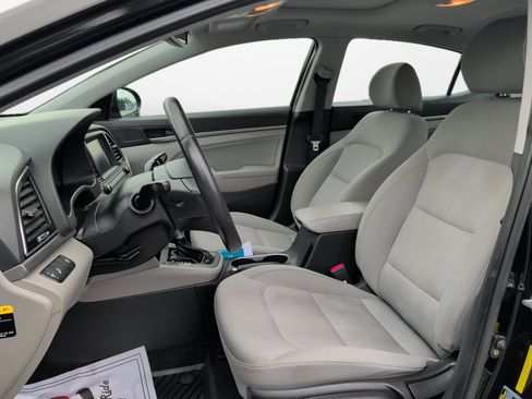 Used 2018 Hyundai Elantra Value Edition FWD image 11