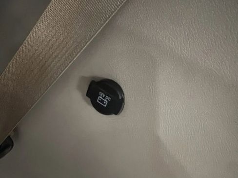 Used 2020 Chrysler Pacifica Touring-L FWD image 18