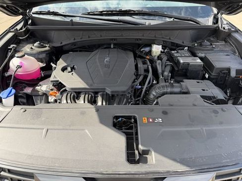 Used 2025 Hyundai Tucson SE image 30