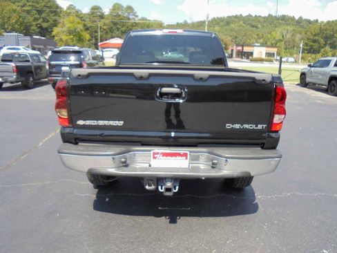 Used 2004 Chevrolet Silverado 2500 LT w/ Skid Plate Package AWD/4WD image 4