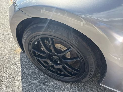 Used 2010 Nissan 370Z Roadster image 27