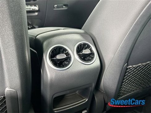 Used 2024 Mercedes-Benz GLA 35 AMG 4MATIC image 38