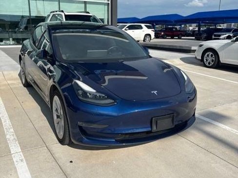 Used 2021 Tesla Model 3 Standard Range Plus RWD image 2