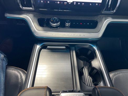 Used 2025 Ford Expedition Tremor image 23