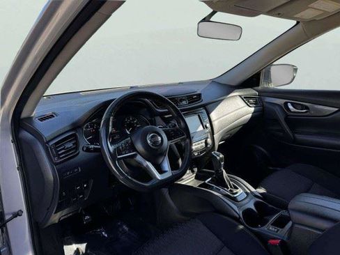 Used 2018 Nissan Rogue SV FWD image 21