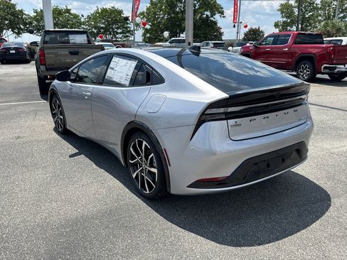 New 2025 Toyota Prius Plug-In Hybrid image 5