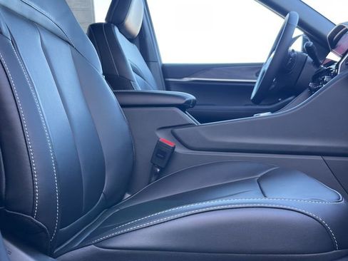 New 2025 Jeep Grand Cherokee L Limited w/ Trailer Tow Package image 9