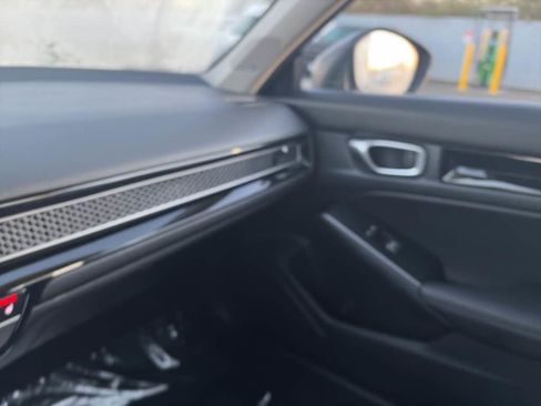 Used 2023 Honda Civic Touring image 9